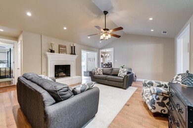 405 Circleview Dr N, Hurst, TX 76054 - photo 5