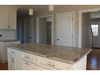 285 Mitchells Ln, Middletown, RI 02842 - photo 3