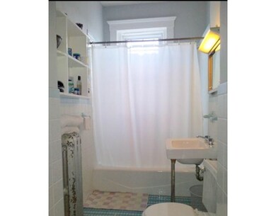 214 Chestnut St unit 6, Cambridge, MA 02139 - photo 3