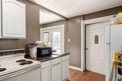 2397 Sullivant Ave, Columbus, OH 43204 - photo 7