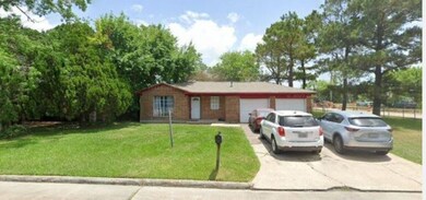 405 Debbie Ln, Alvin, TX 77511 - photo 2