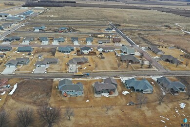 612 Wildwood Ave, Colman, SD 57017 - photo 7