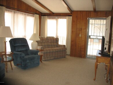 5830 Flying Circle Living Room