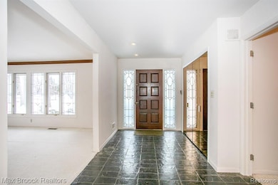 31310 E Stonewood Ct, Farmington Hills, MI 48334 - photo 5