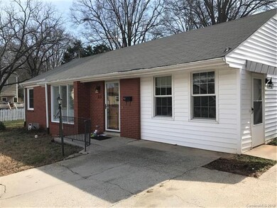 215 Maple St, Statesville, NC 28677 - photo 2