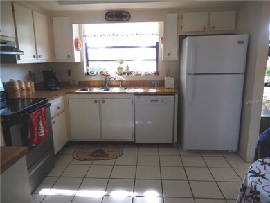 Eating space in kitchen