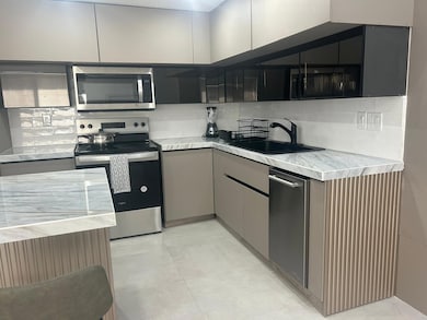 217 SW 15th St, Fort Lauderdale, FL 33315 - photo 4