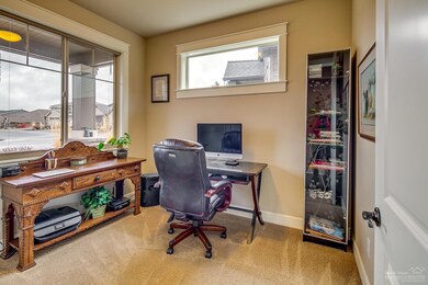 61096 Manhae Loop, Bend, OR 97702 - photo 4