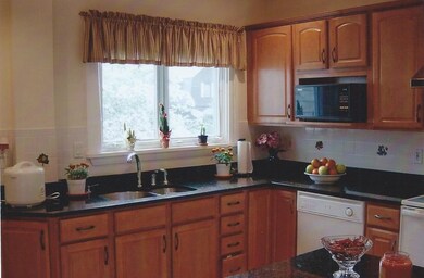 32 Warren St, Needham, MA 02492 - photo 2