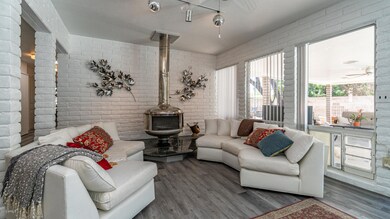 713 E Draper St-15
