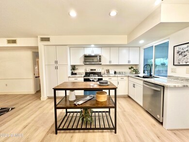 10713 W Pineaire Dr, Sun City, AZ 85351 - photo 7