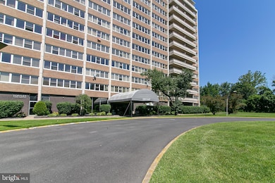 405 Barclay Towers, Cherry Hill Township, NJ 08034 - photo 7