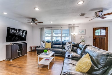 6542 Trammel Dr, Dallas, TX 75214 - photo 5