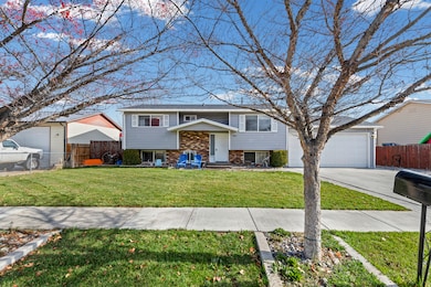7647 S 2500 W, West Jordan, UT 84084 - photo 2