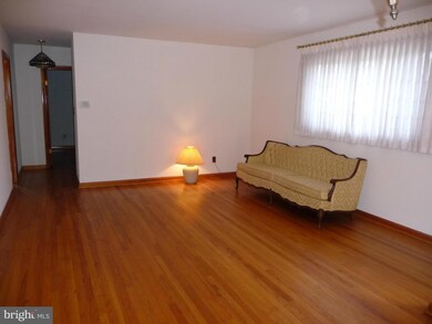 37 E Timonium Rd, Lutherville Timonium, MD 21093 - photo 5