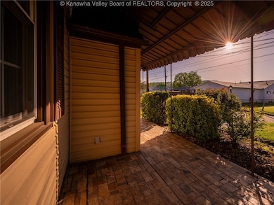 505 25th St, Dunbar, WV 25064 - photo 4