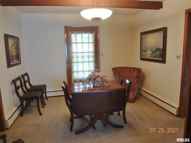 125 Southgate St, Lincoln, IL 62656 - photo 4