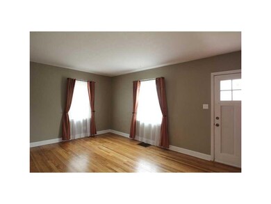 Living Room. Hardwood Floors