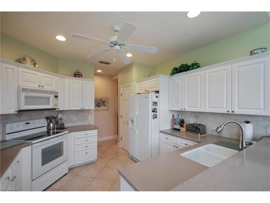 Bright and light kitchen with pantry and breakfast