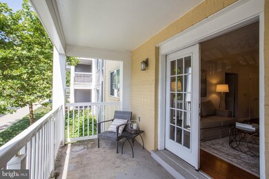 4127 S Four Mile Run Dr unit 301, Arlington, VA 22204 - photo 5