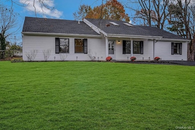 21 Crater Lake Dr, Coram, NY 11727 - photo 3