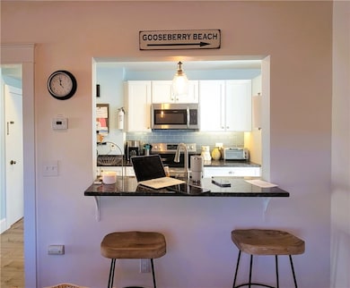 Breakfast bar, perfect for that first cuppa!