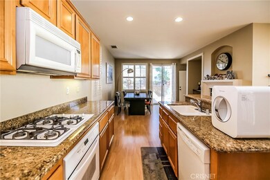 23305 Beachcomber Ln, Valencia, CA 91355 - photo 7