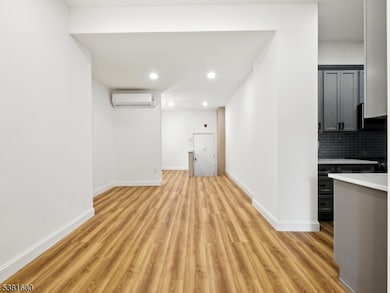 111 Mulberry St unit 1O, Newark, NJ 07102 - photo 6