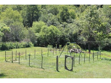 Land/Lot. small fenced in yard