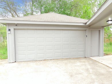 8614 Venus St, Houston, TX 77088 - photo 4