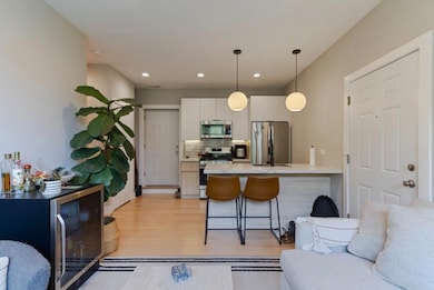 2908 N Allen Ave unit 2, Chicago, IL 60618 - photo 2