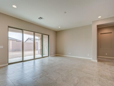 004_Living Room
