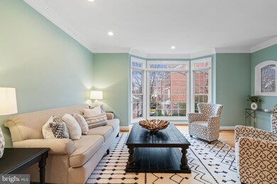 10355 Fitzpatrick Ln, Oakton, VA 22124 - photo 5