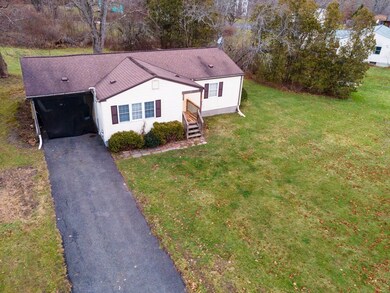 23 Tracy Cir, Amherst, MA 01002 - photo 3