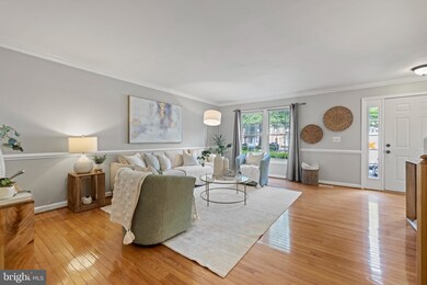 10627 Alison Dr, Burke, VA 22015 - photo 4