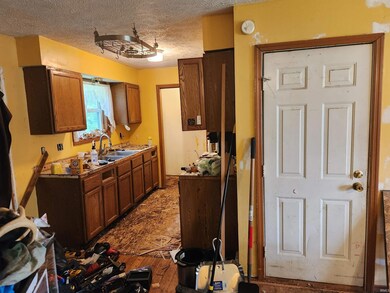 5920 S Phyllis St, Bloomington, IN 47403 - photo 2