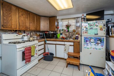 2 Carlstad St unit 1, Worcester, MA 01607 - photo 3