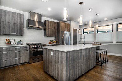 19196 SW Gateway Lp, Bend (Staged)-11
