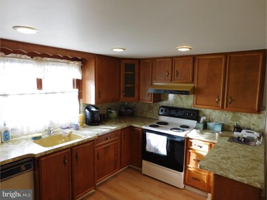 72 Lafayette Ave, Tamaqua, PA 18252 - photo 5