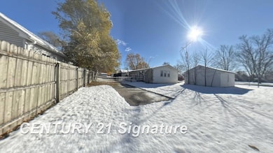 530 Jefferson St, Hemlock, MI 48626 - photo 3