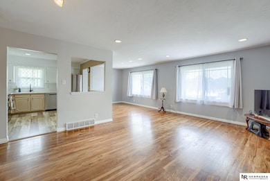 9947 Orchard Cir, Omaha, NE 68127 - photo 6