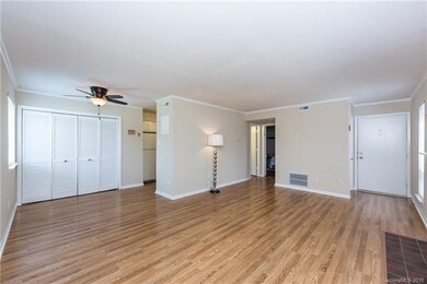 Oversize living room!
