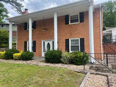 1508 Jefferson Ave, Clifton Forge, VA 24422 - photo 2