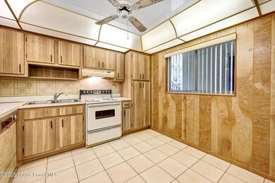 1001 Eau Gaullie Kitchen