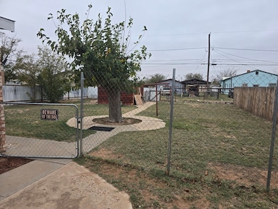 410 Clifford St, Odessa, TX 79761 - photo 3