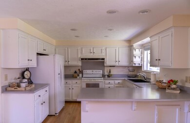 3301 Neamar Dr, Grants Pass, OR 97527 - photo 3