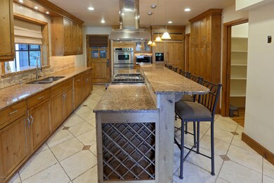 595_stone_creek_unit_b_kitchen