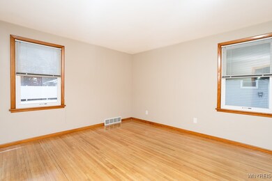 685 Barrally St, North Tonawanda, NY 14120 - photo 5