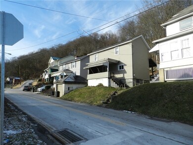 802 Mckinley Ave, Vandergrift, PA 15690 - photo 2