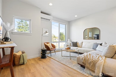 9721 6th Ave NW, Seattle, WA 98117 - photo 3